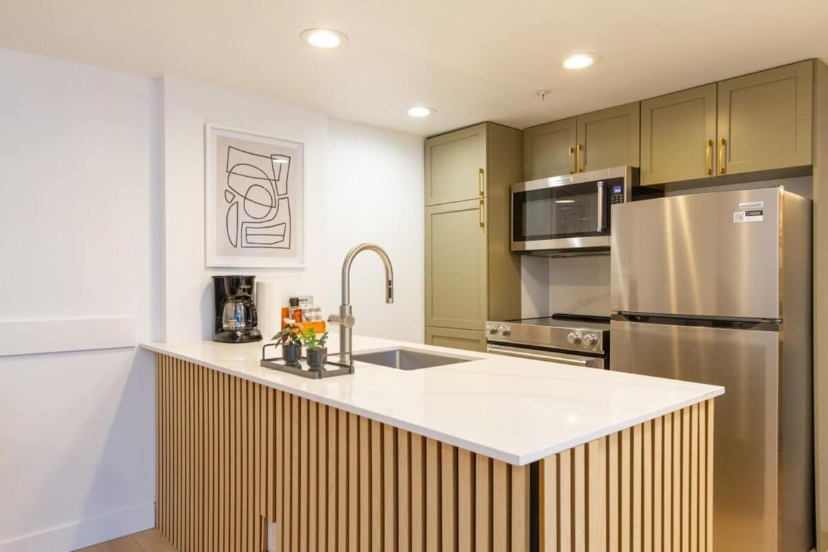 Renovated 1Bed-1Bath In Village With Pool, Hot Tub, And Sauna Whistler Ngoại thất bức ảnh